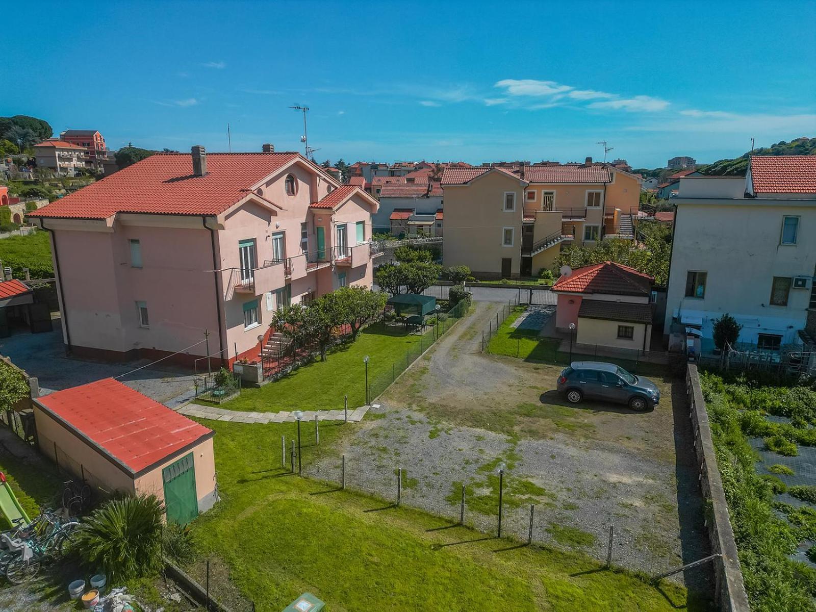 Casa Vacanze Ferrando Apartment Pietra Ligure Exterior photo